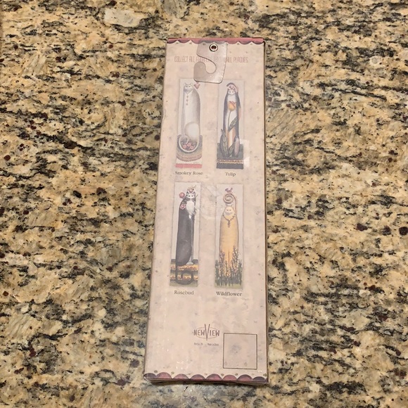 The cat tail wall plaque. - Picture 2 of 2